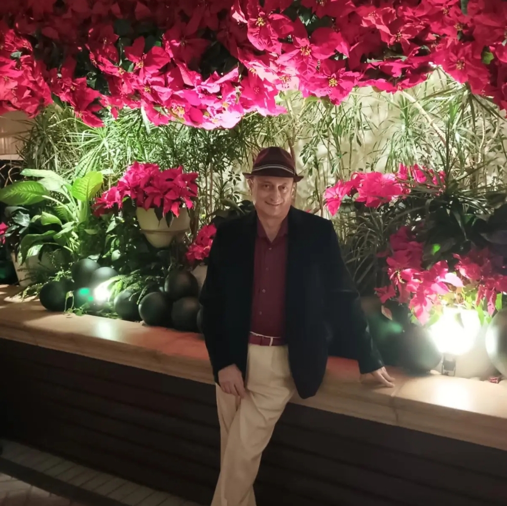 Meet your Posher, Raymond